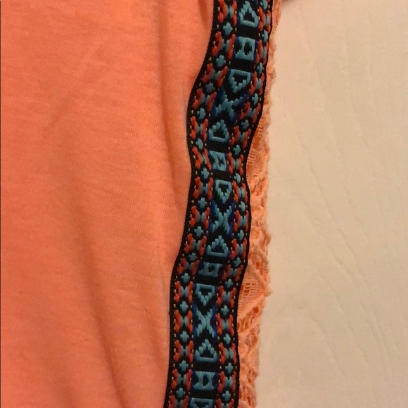 Tshirt - Picture 2 of 3